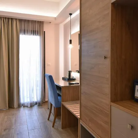 Villa Maria Apts-2